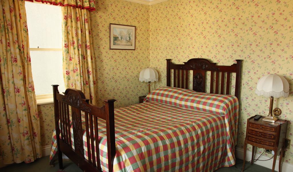 Hotel Roscaoin House Westport Pokoj fotografie